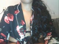 Ik ben een exotische, prachtige Caribische dame met een ongekende passie voor het leven en alles wat erbij komt kijken. Mijn warme uitstraling en sensuele energie zullen je direct betoveren, en ik ben hier om je mee te nemen op een reis van verleiding en plezier.Ben jij op zoek naar een hete, verleidelijke ervaring die je niet snel zult vergeten? Kom dan bij mij, de Caribische stoute dame die weet wat ze doet. Ik combineer de passie van de tropen met een ondeugende flair die jou gegarandeerd in vuur en vlam zal zetten.Met mijn exotische charme, speelse houding en avontuurlijke geest neem ik je mee naar een wereld van plezier en opwinding. Of je nu hebt in een flirterige chat, een uitdagend spel of iets dat je grenzen opzoekt, ik ben hier om jouw verlangens te vervullen.Dus, waar wacht je nog op? Kom bij mij en ontdek de magie van de Cariben, direct vanuit de privacy van jouw scherm. Ik ben klaar om je te verrassen, te prikkelen en je te laten verlangen naar meer. Durf jij het aan?