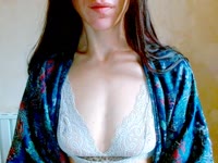 Beschreibung für Personen über 30: Ich bin Tierärztin, ichliebe es zu kochen und Kuchen zu backen. Ich bin freundlich, ausgeglichen und weiß, wie man sich benimmt. Und Kopfschmerzen habe ich nie {puścić oczko}Beschreibung für Jüngere: Ich tanze gerne, mache Quatsch, kippe ein Bier in 3 Sekunden und kann die ganze Nacht durchvögeln.