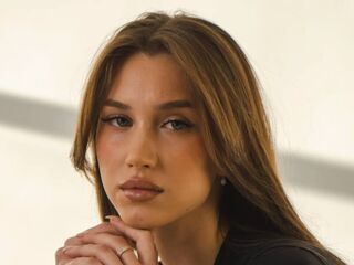 live striptease AmelinaBrauberg