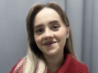 hot camslut AmmyMoore