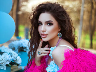 fingering girl chat BellaHalle