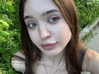naughty camgirl masturbating with vibrator ChandraHankin