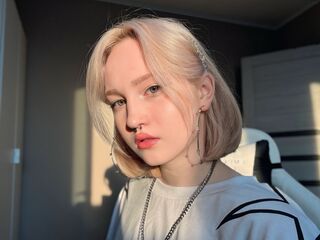 topless webcam girl IleneDrones