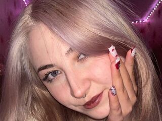 camwhore spreading pussy MelitaHogston