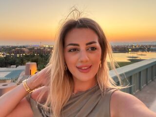 camwhore fingering pussy SarahCollie