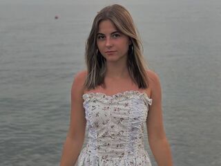 camslut showing tits StellaWerty
