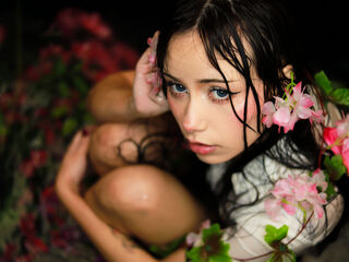 girl topless SukiiStark