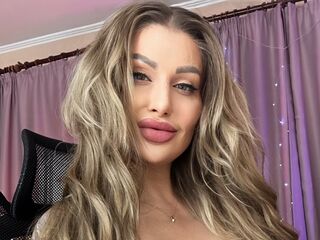camgirl bdsm live show LuxeAnna