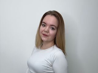 naughty camwhore AnnisAnness