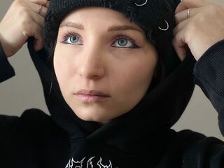 chatroom webcam photo ArieAravjo