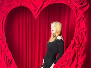 hot cam girl fingering BellaButler