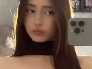 camslut showing pussy BellaJersiquins