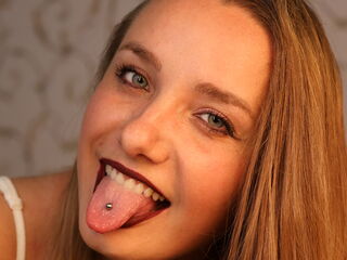 fingering camgirl video BelleCox