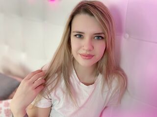 camgirl playing with sextoy BonniMiln