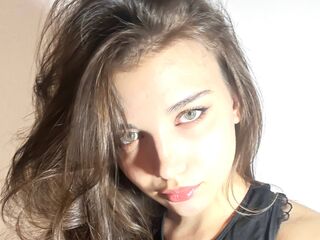 camgirl masturbating with dildo BriandaLudwic