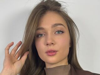 naughty camgirl fingering shaved pussy CarlenaBoulay