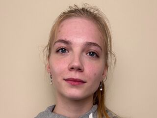 hot cam girl spreading pussy CarmanChapmon