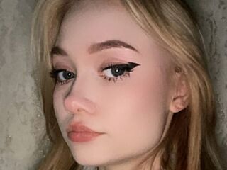 kinky cam photo CecilyBurnard