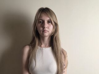 camgirl shaving pussy CrissyLescano
