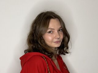 naked girl with webcam masturbating with dildo DeirdreTurnball