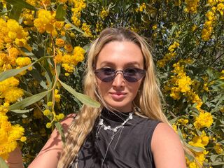 jasmin webcam model DelaineClowerd