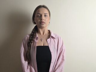 fingering girl chatroom DelenaCouts