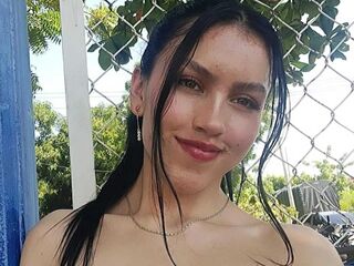 kinky webcam model DevikaDione