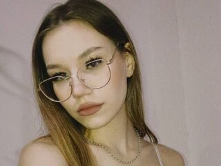 camgirl showing tits DorettaBigger