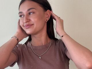 naked cam girl masturbating with dildo EbonieTurkus