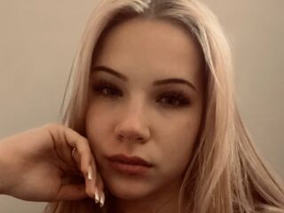 camwhore shaved pussy EleonoraTutuska