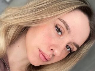 free webcam chatroom EllyDeMoon