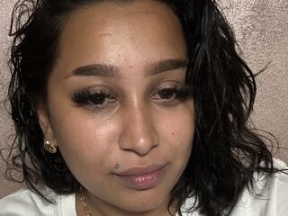 camslut topless EmmaDebie