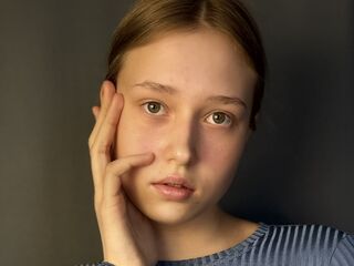 naked girl with webcam masturbating with sextoy EvelinaMoorina