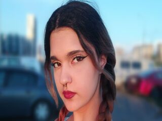 hot cam girl fingering shaved pussy IvelisseConsuelo