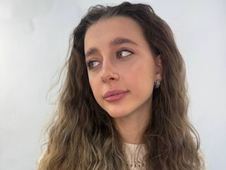 naughty camgirl masturbating with dildo KamiZinni