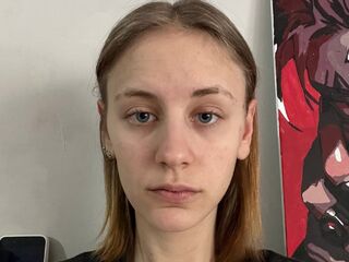 camslut fingering shaved pussy KarisaKalscheuer