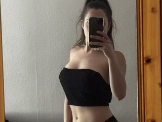 camgirl masturbating with vibrator Katykatyy