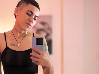 naughty cam girl fingering pussy KimOrtix