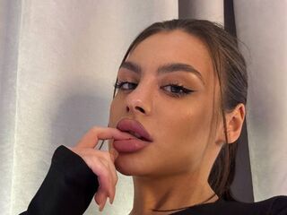 girl showing pussy KristyDol