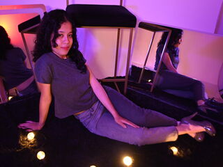 girl camsex KyaraLux