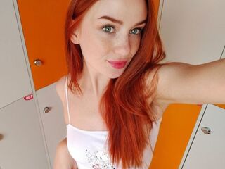 cam girl playing with dildo LanaGriffin