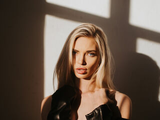 naked camgirl masturbating with dildo LanaSharapova