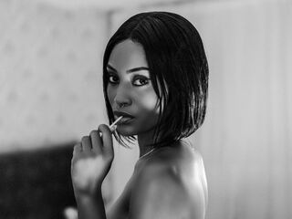 topless webcam girl LarissaMartini