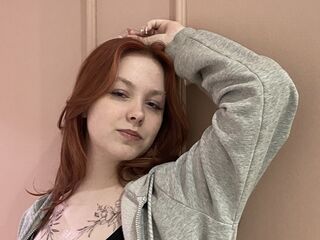 topless camgirl LindaBenne