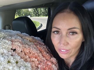 fingering girl chatroom LipaWild