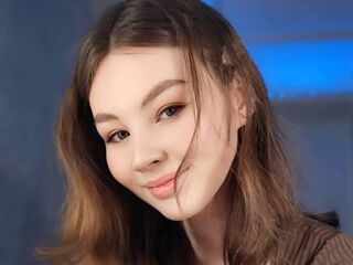 camgirl fingering bald pussy LuanneGfroerer