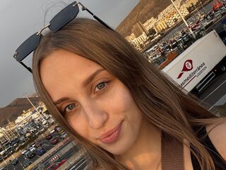beautiful camgirl LunaDarkwood