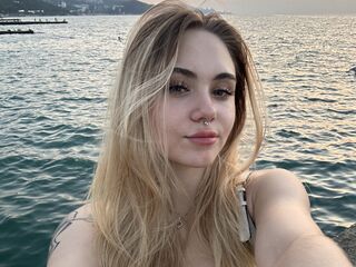 girl webcam LunaMillie