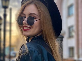 hot cam girl fingering MaiaOshman