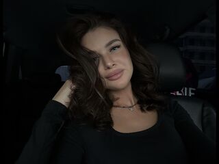 camslut showing pussy MariamCurrington